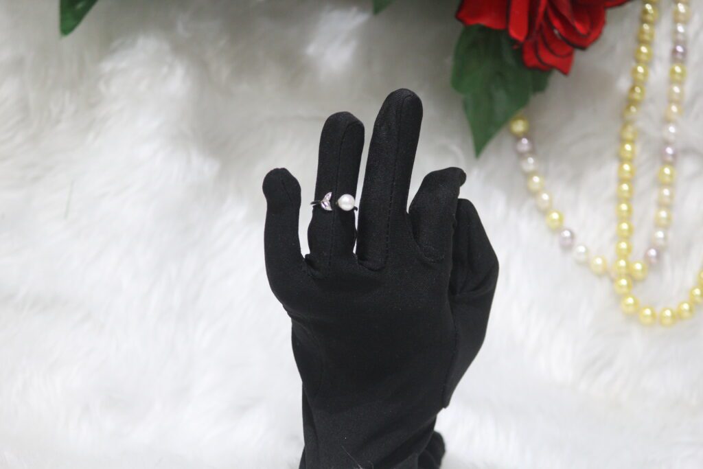 Pearl Ring with Simple Design - Classic minimalist pearl ring with a sleek band, perfect for daily wear or special occasions.