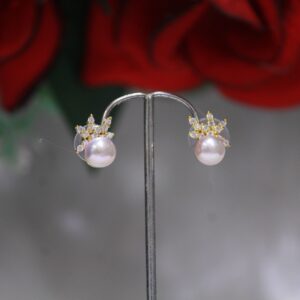 Pearl Stud Earrings with Crystal Crown - Elegant pearl studs featuring a stunning crystal crown design for a regal and timeless look.