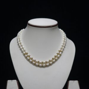 Double-Layer Pearl Necklace - A stunning double-layer pearl necklace designed to add a touch of sophistication and elegance to any outfit.