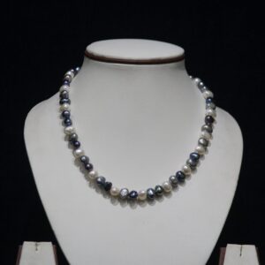 Multicolor Pearl Necklace Set - A vibrant and elegant jewelry set featuring multicolored pearls, perfect for adding a pop of color and sophistication to any outfit.