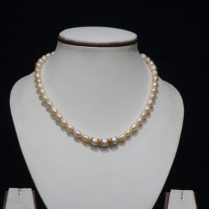 Pearl Necklace Set with Golden Beads - A sophisticated jewelry set featuring lustrous pearls combined with golden beads, ideal for formal and festive occasions.