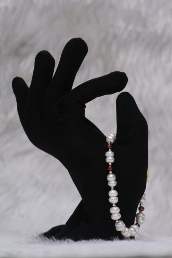 Pearl Bracelet with Brown Accents