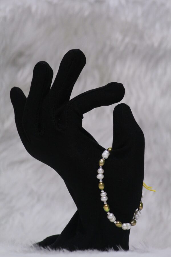 Two-Tone Pearl Bracelet