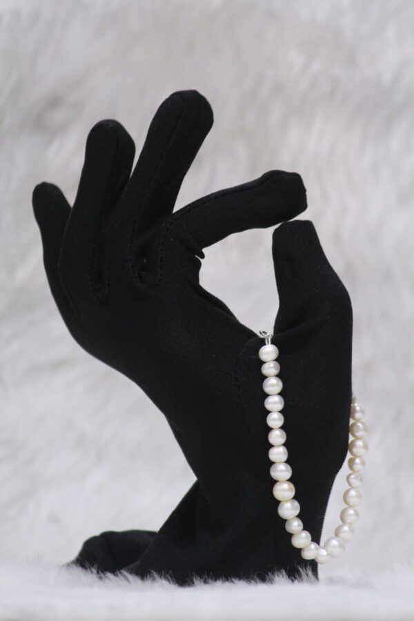 Simple Pearl Bracelet