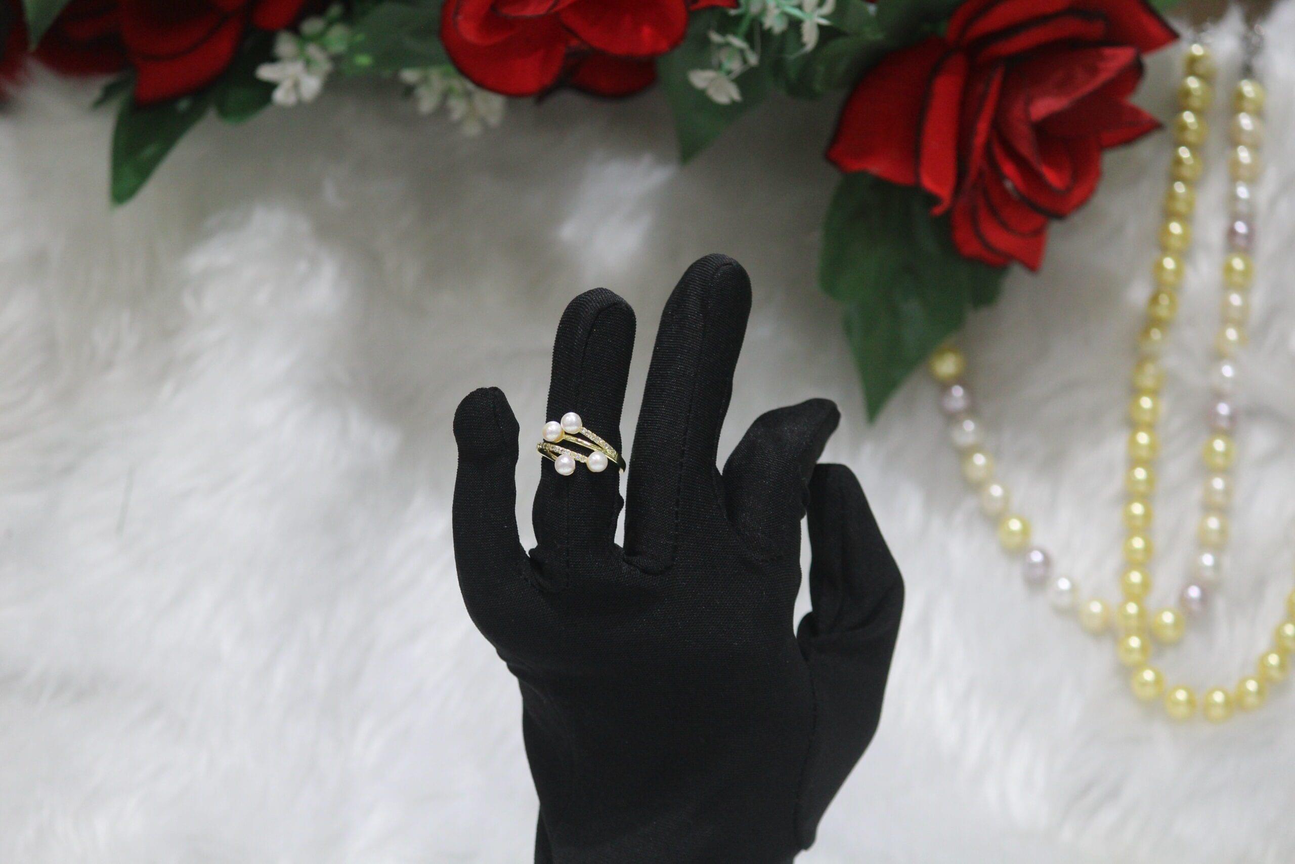 Pearl Ring with Cluster Design - A sophisticated pearl ring featuring a cluster of radiant pearls, exuding timeless elegance and refined beauty for any occasion.