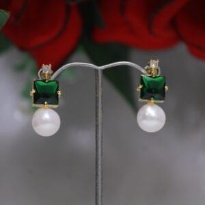 Green Stone and Pearl Drop Earrings - Elegant design featuring vibrant green stones paired with classic pearls for a timeless, sophisticated look.